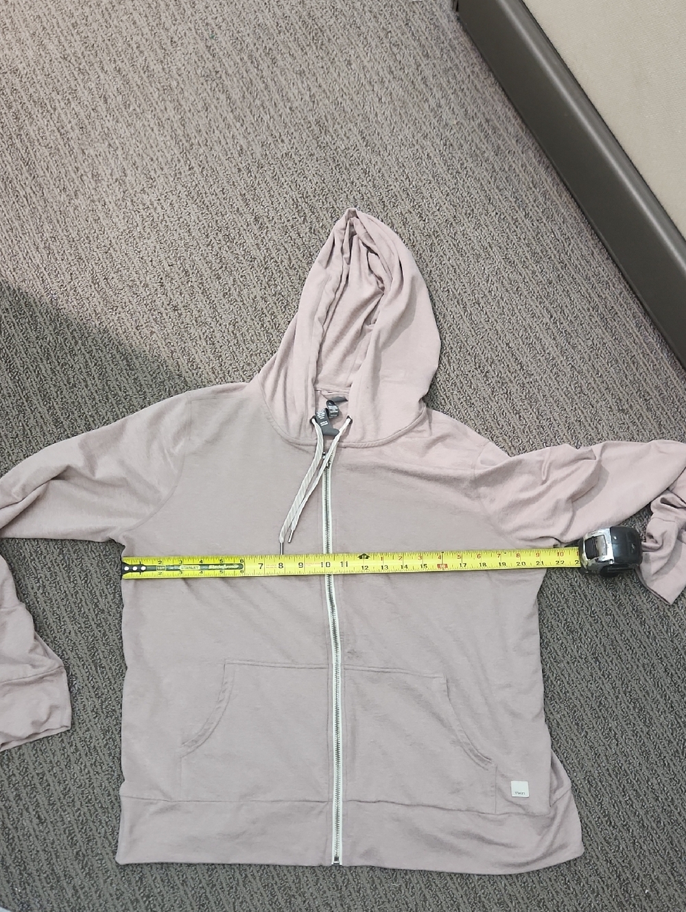 Vuori Halo Performance Hoodie 2.0 - Picture 9 of 15